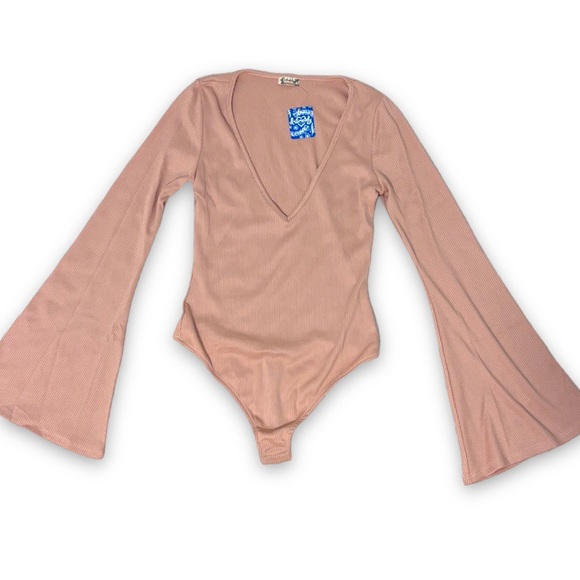Free People Intimately Charli Pink Bell Sleeve V-Neck Thong Bodysuit - NEW - Picture 6 of 8
